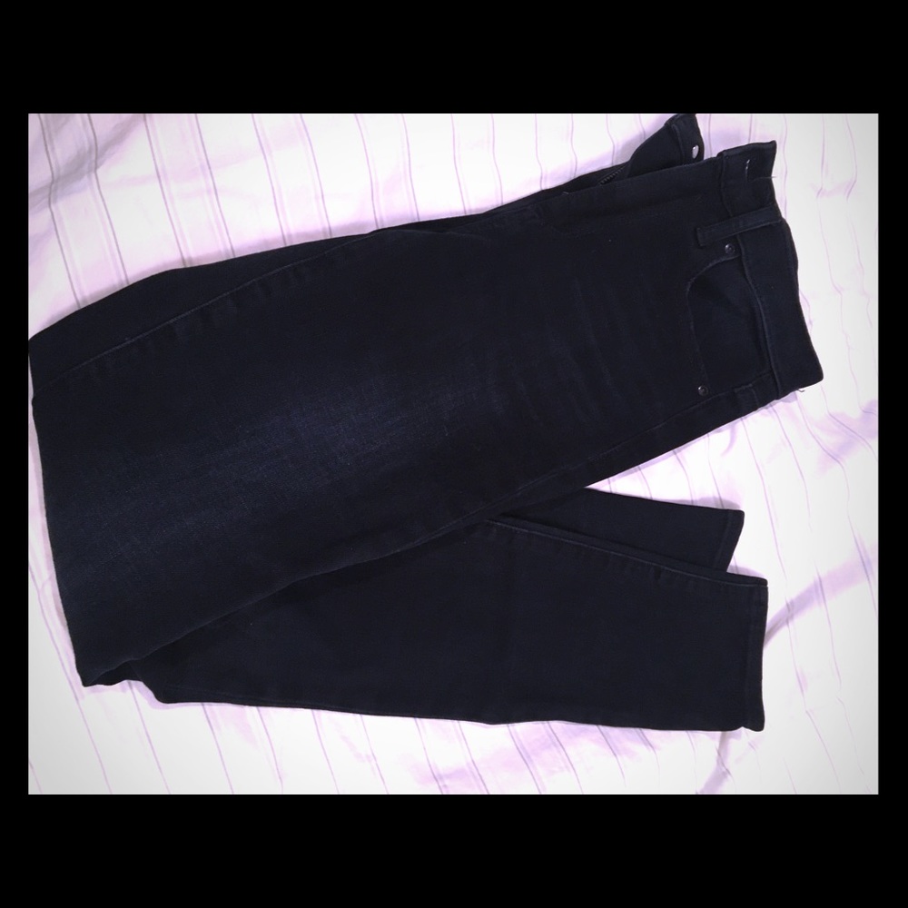 Gap high waisted dark wash skinny jeans 👖